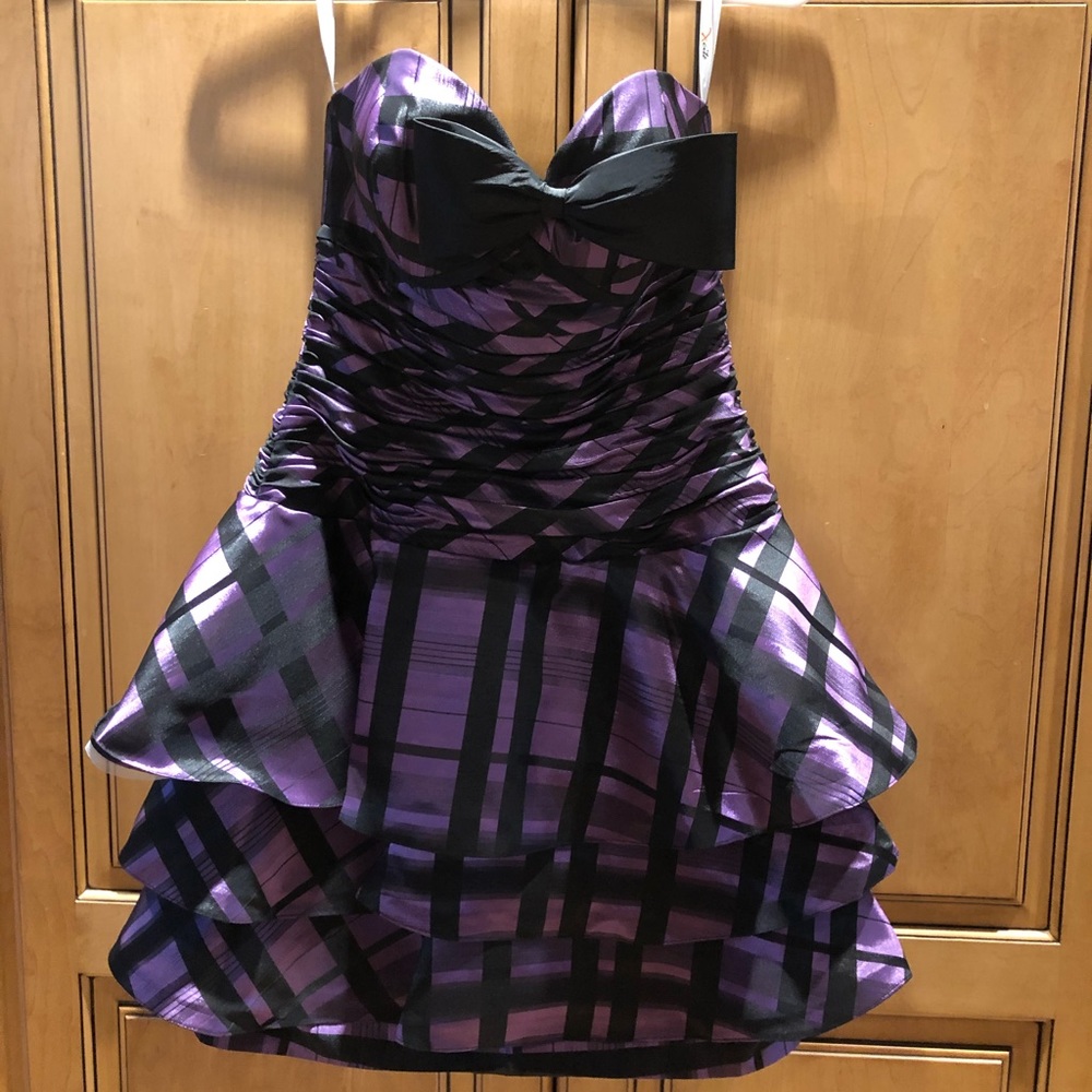 Pretty mini formal dress